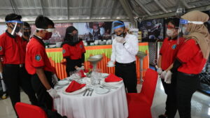 Read more about the article Food and Beverages Service