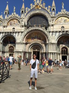 Read more about the article Penampilan Rapi Mengundang Rejeki! Inilah Kesaksian Jujur Ala Si Rendi..!!!